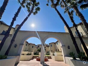 Building Photo - 503 S Anderson Way