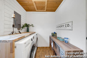 Building Photo - 690 Windrush