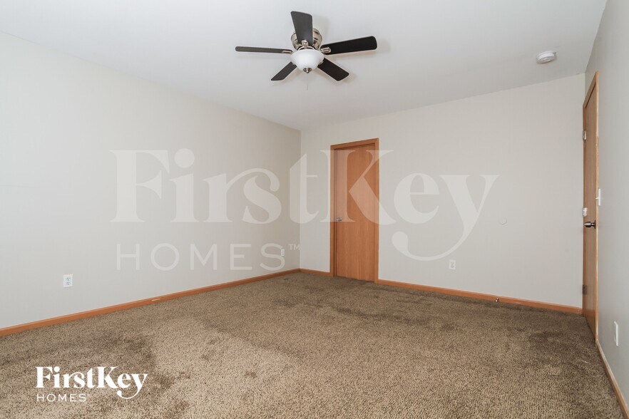 Building Photo - 330 Heftner Cir