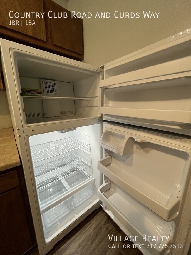 Building Photo - 631 Country Club Rd