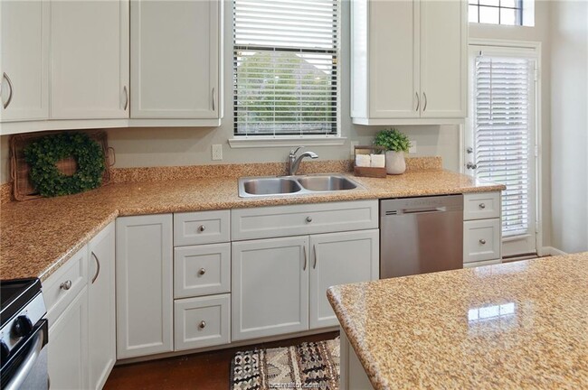 Building Photo - 4289 Hollow Stone Dr