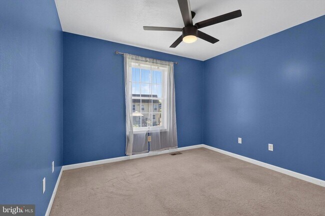 Building Photo - 48 Sussex Dr