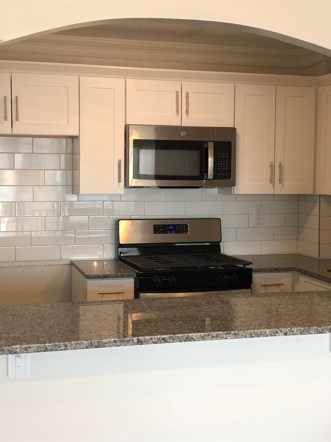 Building Photo - 5710 BOULEVARD