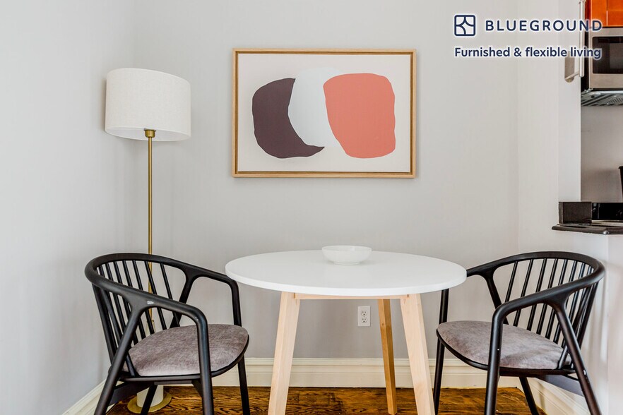 Building Photo - 234 E 14th St