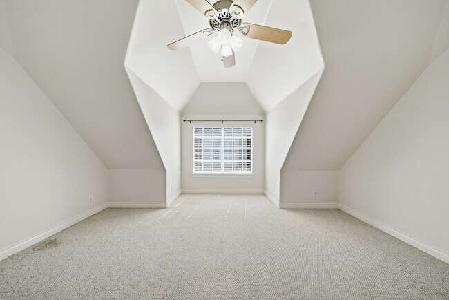 Building Photo - 3243 N Pemberton Cir Dr