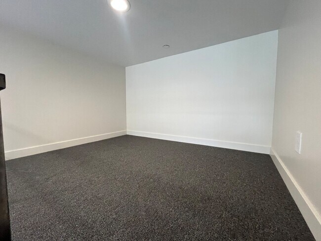 Building Photo - 136 W San Ysidro Blvd