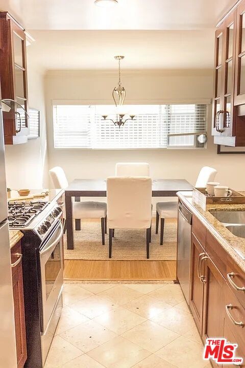 Building Photo - 1154 S Barrington Ave