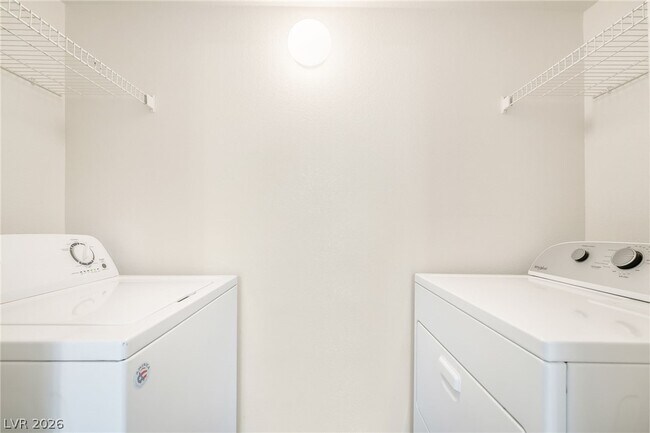 Building Photo - 45 Maleena Mesa St