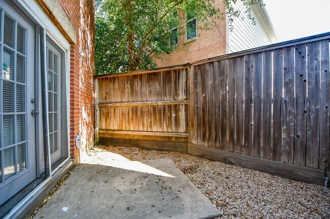 Building Photo - 9711 Marlive Ln