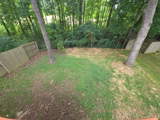 Building Photo - Bright 3 Bedroom Home with Basement, Backyard, and Garage