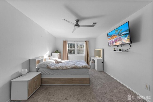 Building Photo - 125 College Dr