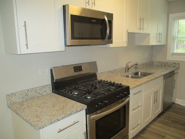 Building Photo - 1738 Ballentine St