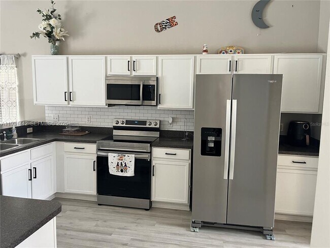 Building Photo - 189 Emeraldview Ave