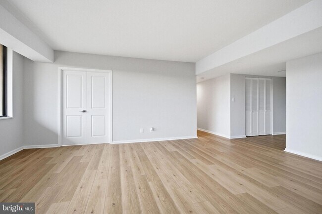 Building Photo - 3713 S George Mason Dr