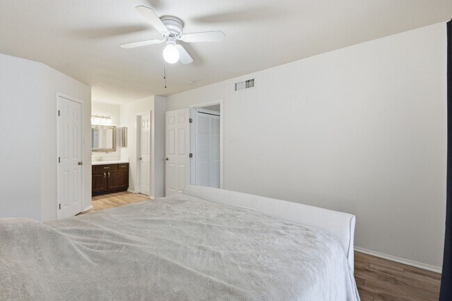 Building Photo - 2601 S Braeswood Blvd