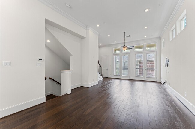 Building Photo - 9635 Riddlewood Ln