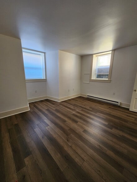 Building Photo - 125 Peyton St