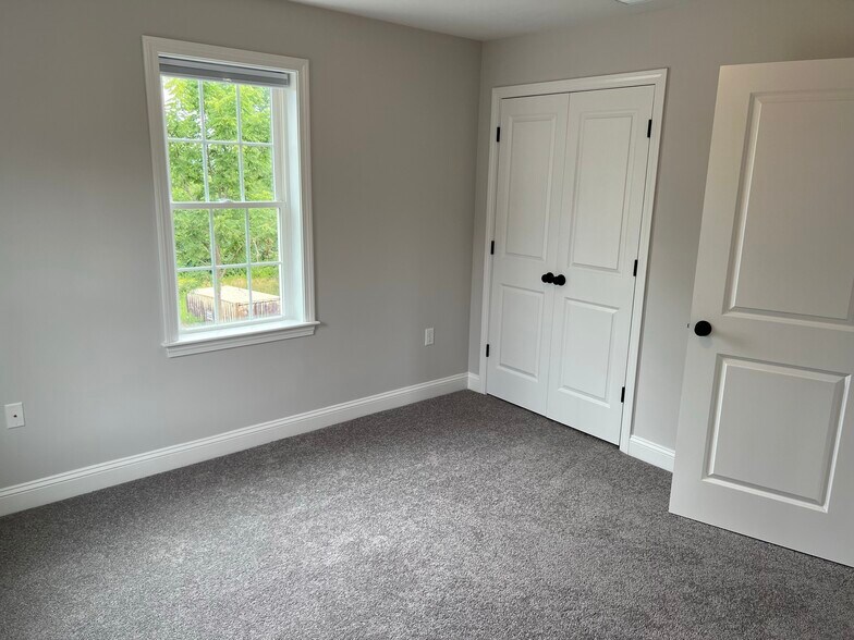 bedroom - 143 Driftway