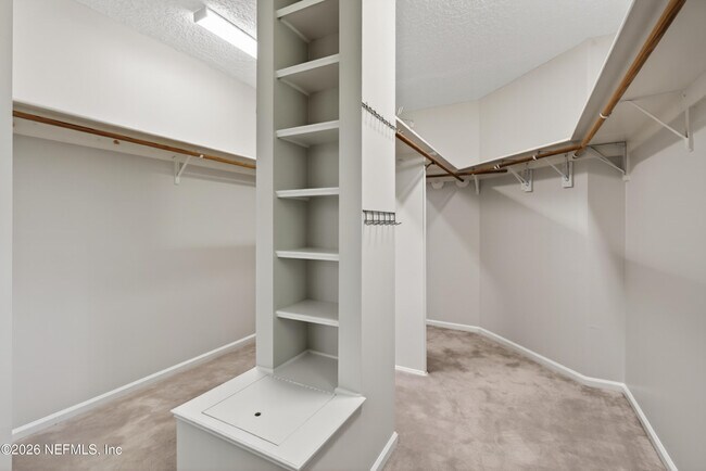 Building Photo - 413 River Birch Ln