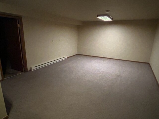 carpeted area in basement - 2478 Bellevue St