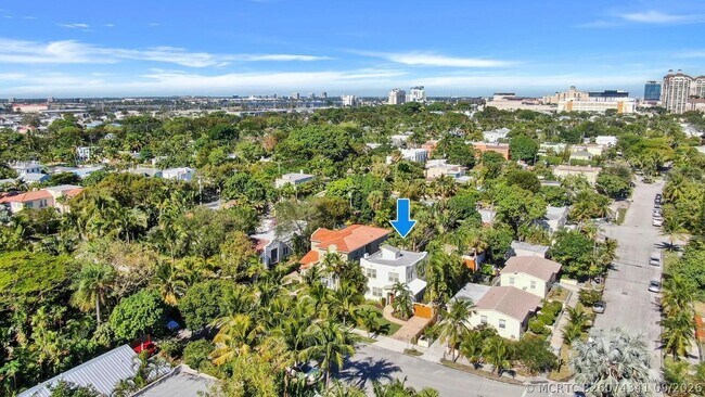 Building Photo - 607 Flamingo Dr