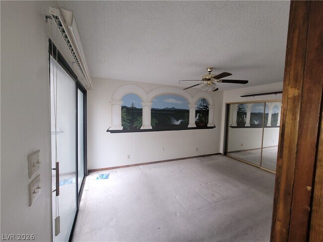 Building Photo - 600 Woodmount Dr