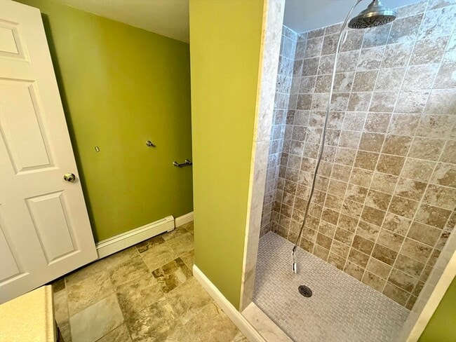 Building Photo - 31 Oakley Rd