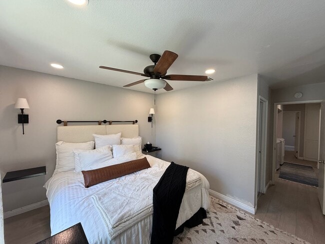 Building Photo - Well Maintained & Updated Home
