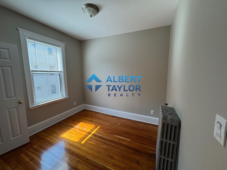 Building Photo - 62 Fayston St