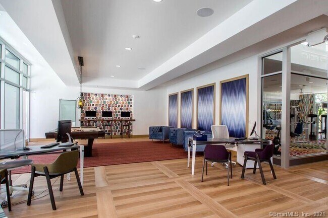 Building Photo - 1435 Bedford St