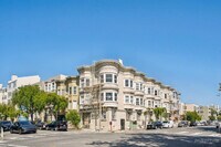 Building Photo - 1704 Steiner St