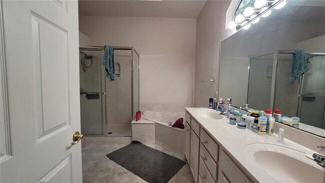 Building Photo - 3003 SW 98 Dr