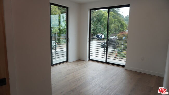 Building Photo - 10867 Fruitland Dr