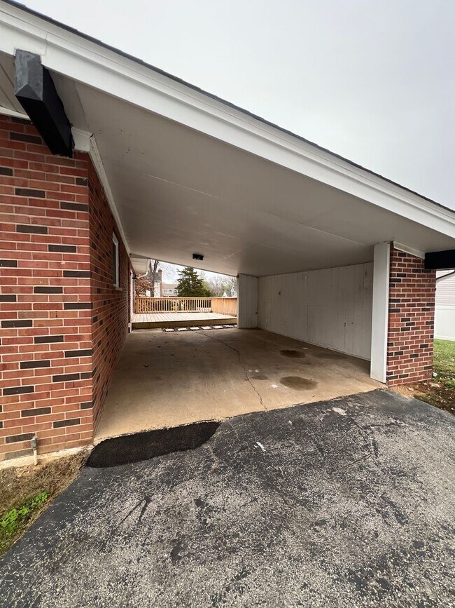 Building Photo - 1120 Gilbert Ave