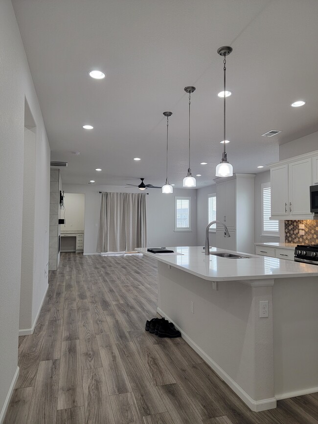 Building Photo - 26891 E Byers Ave