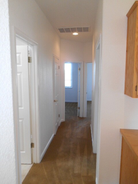 Building Photo - 371 Breeden St