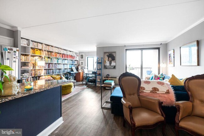 Building Photo - 200 Lombard St