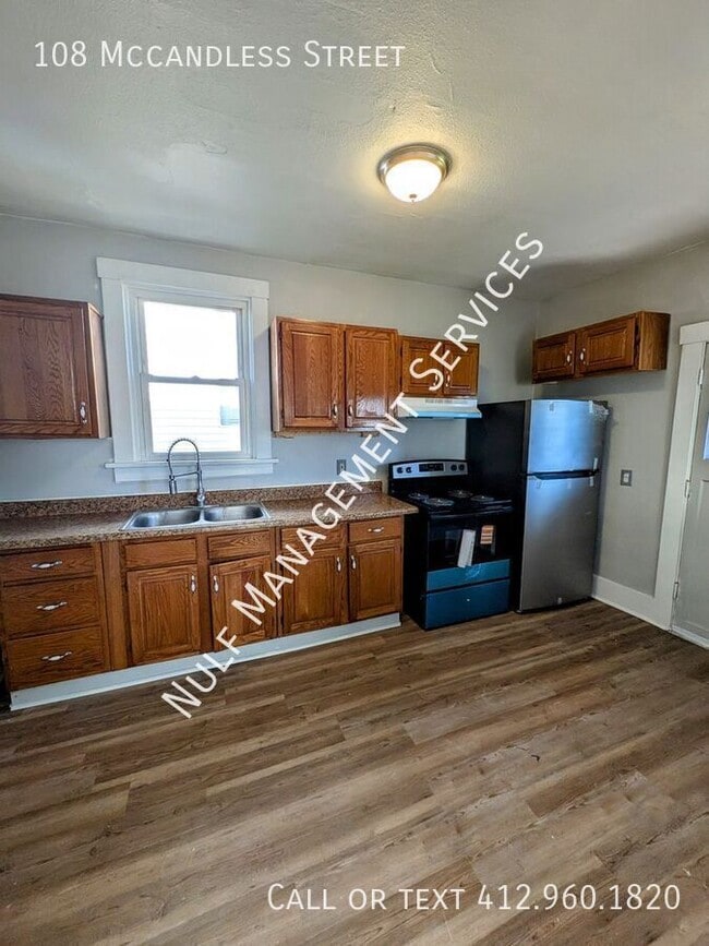Building Photo - 108 McCandless St