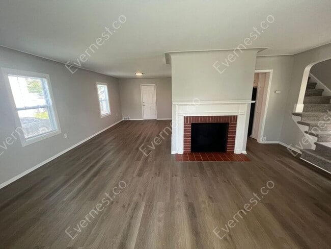 Building Photo - 2820 Winsted Dr