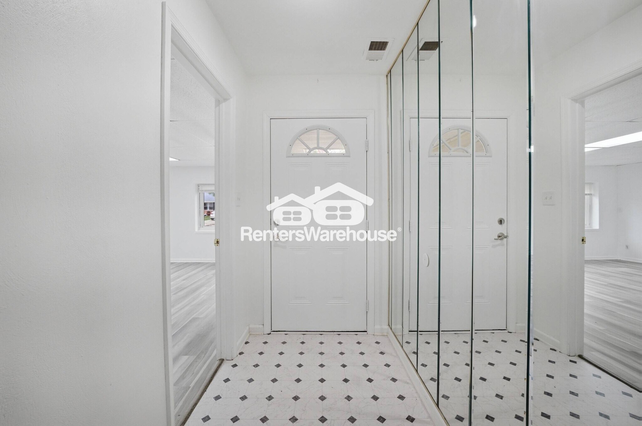 Building Photo - 3009 Knight Rd