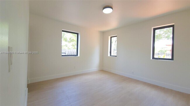 Building Photo - 819 NW 48th St
