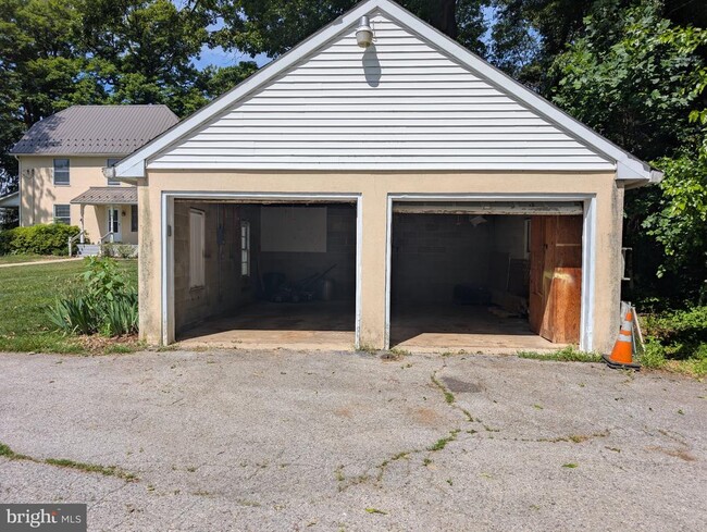 Building Photo - 121 E Friendship Church Rd