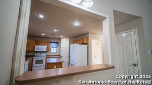 Building Photo - 5470 Fallen Oak Dr