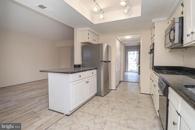Building Photo - 1709 Granite Ct