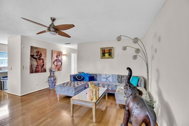 Building Photo - 2 Vista Gardens Trail Unit 202