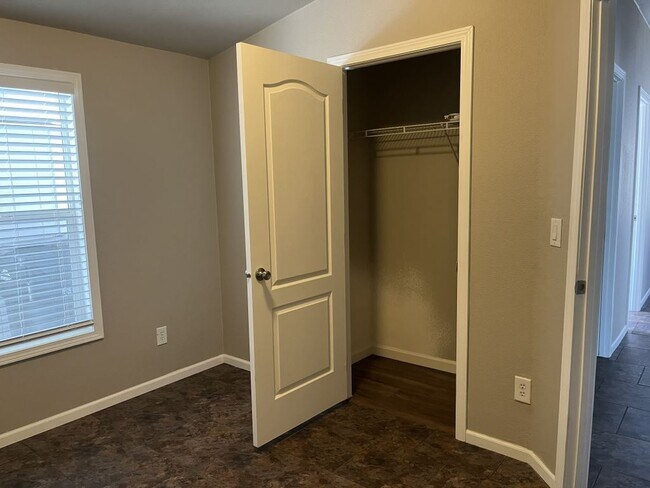 Building Photo - 201 S Greenfield Rd