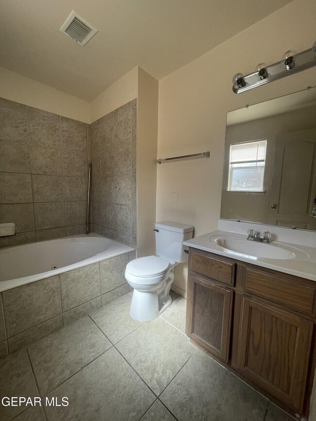 Building Photo - 3708 Prairie Rose St