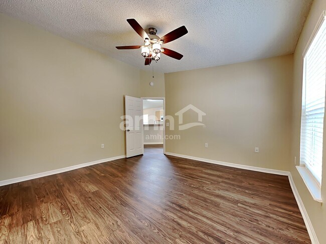 Building Photo - 3293 Carlotta Rd