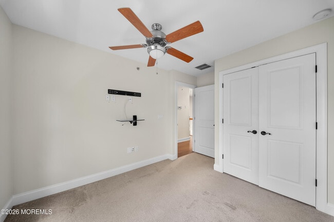 Building Photo - 302 Villa Dr