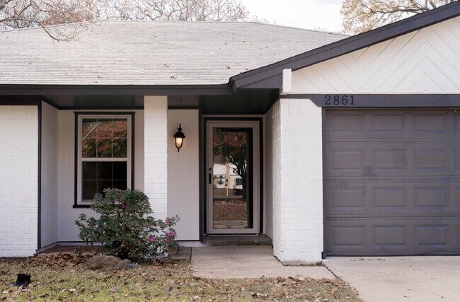 Building Photo - 2861 Panhandle Dr